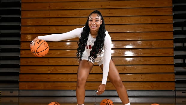 Etiwanda star Kennedy Smith has signed to play for USC next season.